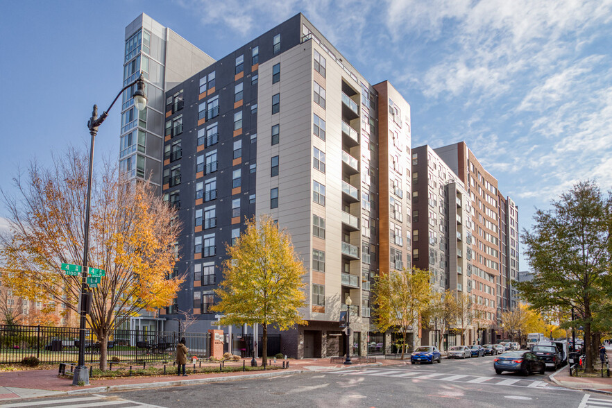 Building Photo - 1011 4th St NW