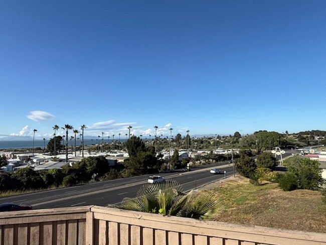 Building Photo - Remodeled 3 Bedroom Home with Bay Views + Stunning Backyard Patio