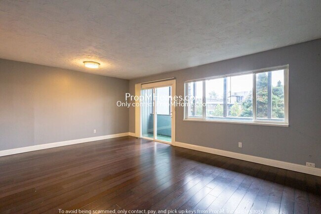 Building Photo - Spacious One Bedroom In Southwest Tigard!