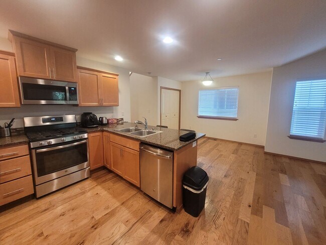 Building Photo - Three Bedroom House In Cordata - Kodiak