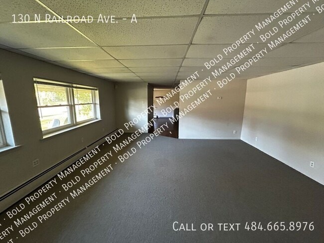 Building Photo - 130 N Railroad St