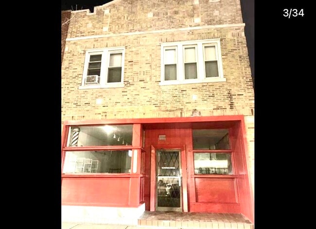 Primary Photo - 2611 W Peterson Ave