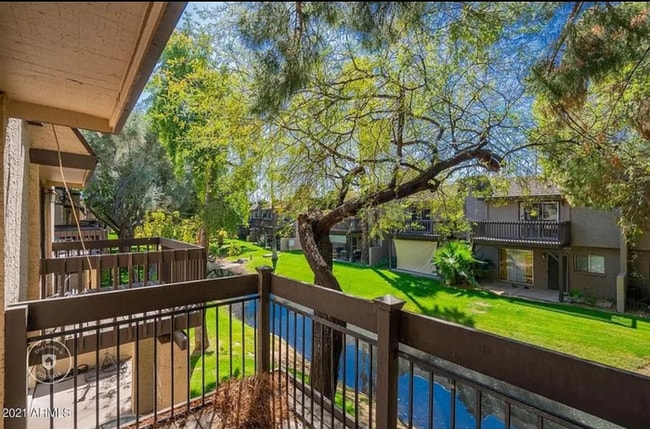 Building Photo - MOVE IN SPECIALS!! Stunning 3 bedroom, 2.5 bathroom Townhome in Mesa, AZ.