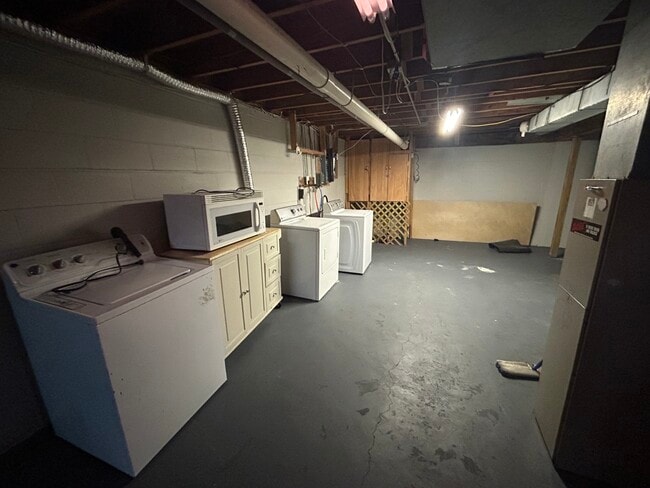 Building Photo - 1404 Logan St