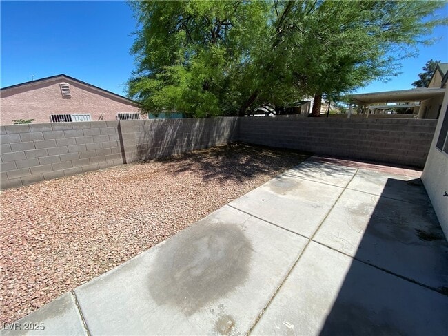 Building Photo - 3898 N Blue Wave Dr