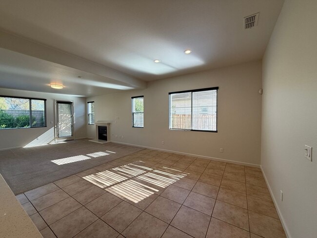 Building Photo - 3 bedroom single story in Manteca!