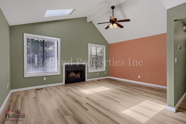 Building Photo - Beautiful Pet-Friendly Single-Family Home in Beaverton!