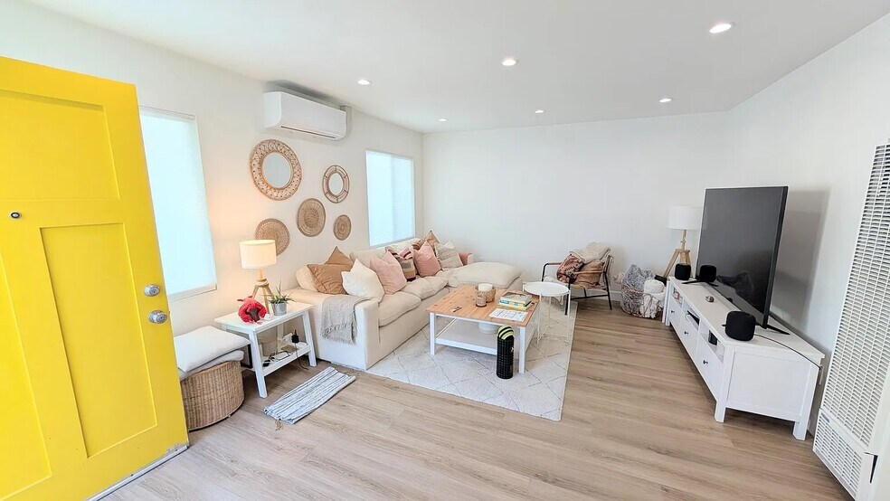 Building Photo - 1113 24th St