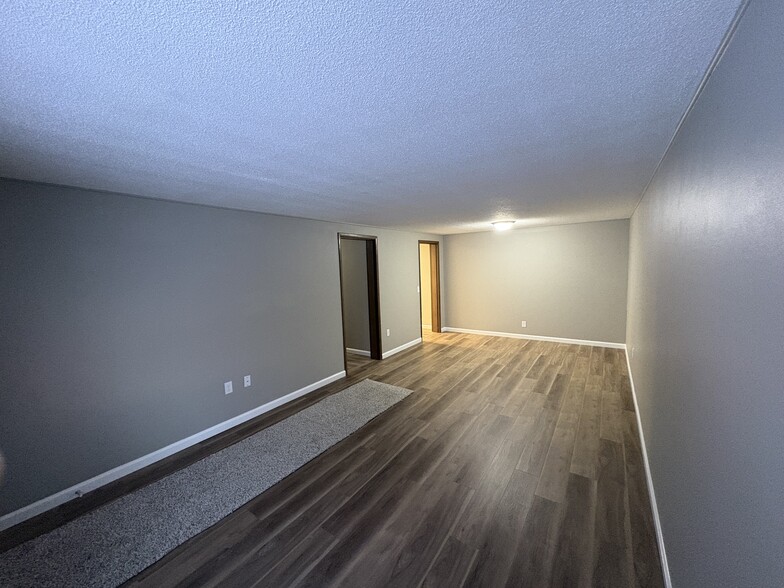 Building Photo - 310 S Pike St