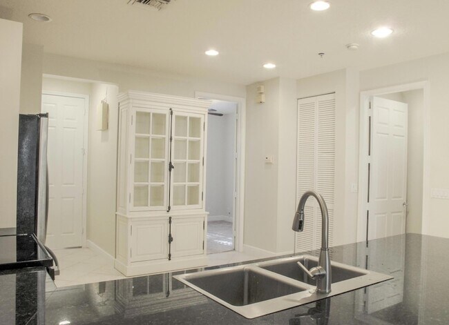 Building Photo - 124 Jesup Ln