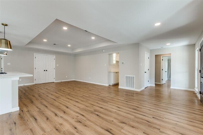 Building Photo - 6230 San Felipe St