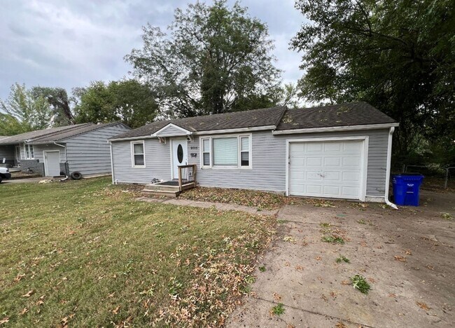 Primary Photo - Stylish 2-Bed Home with Modern Kitchen & S...