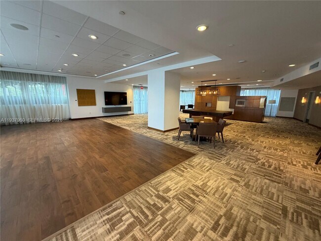 Building Photo - 400 Alton Rd