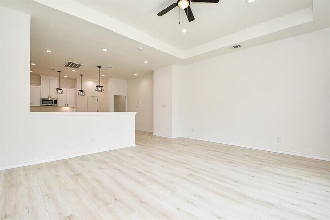Building Photo - 7020 Eastwood St