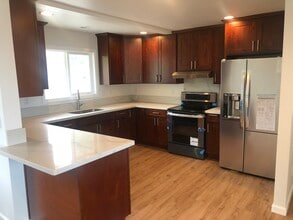 Building Photo - 2052 10th Ave