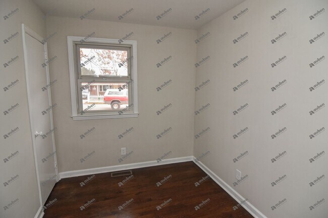Building Photo - 3 Bedroom House For Lease!!!