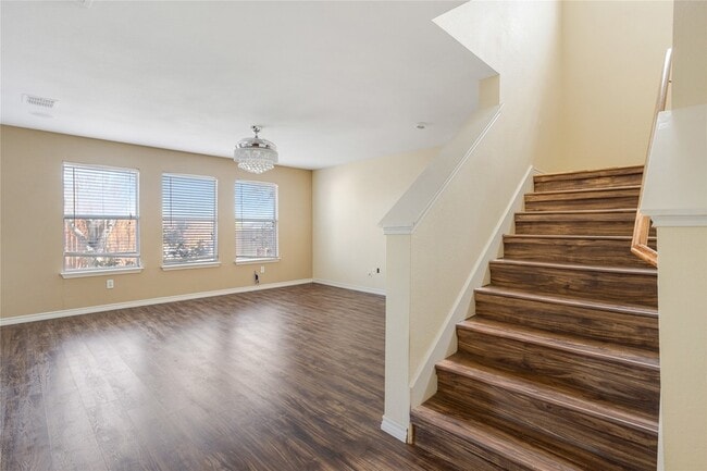 Building Photo - 1921 Southridge Ln