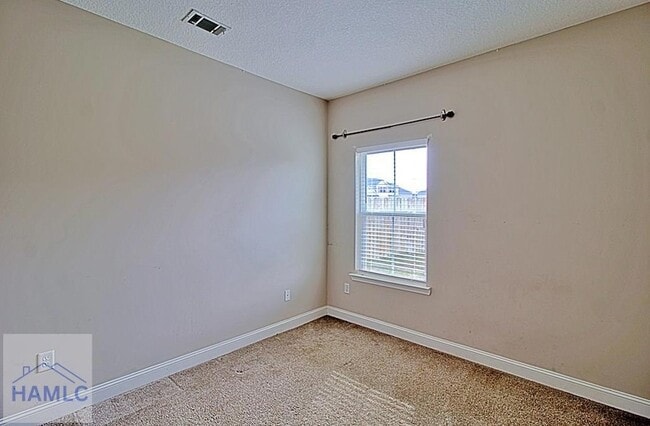 Building Photo - 147 Rimes Ave SE