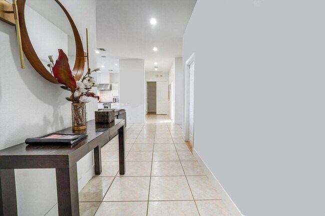 Building Photo - 34620 Via Josefina Dr