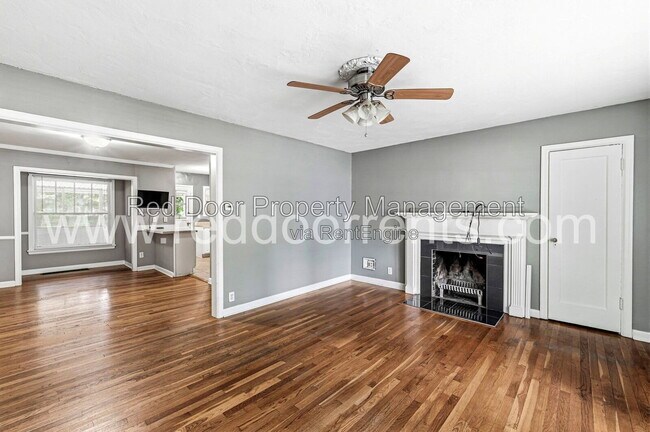 Building Photo - 129 E 49th St