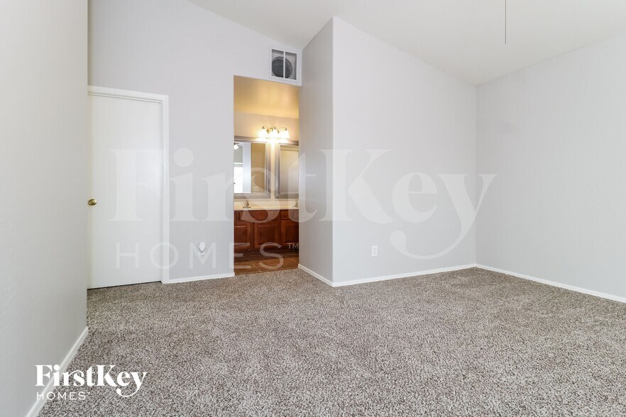 Building Photo - 25757 W St Kateri Dr