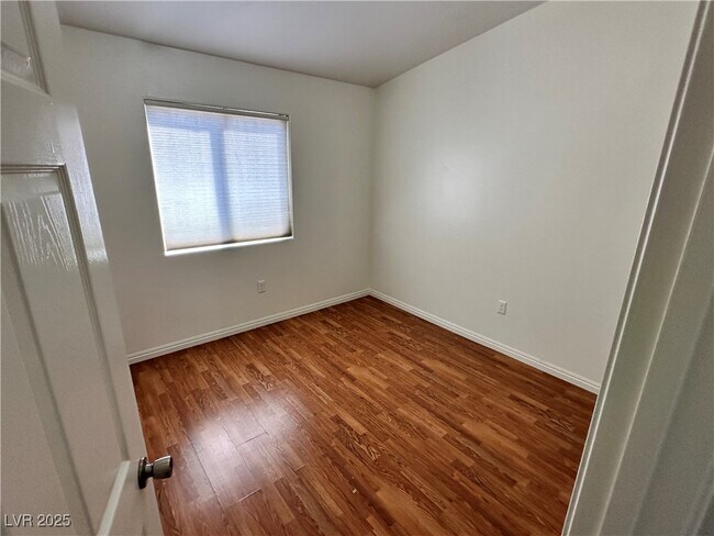 Building Photo - 5290 Panguitch Dr