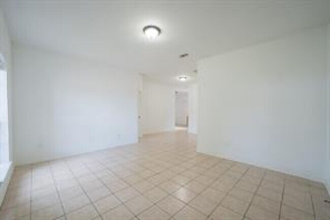 Building Photo - Great Dallas home close to Downtown!