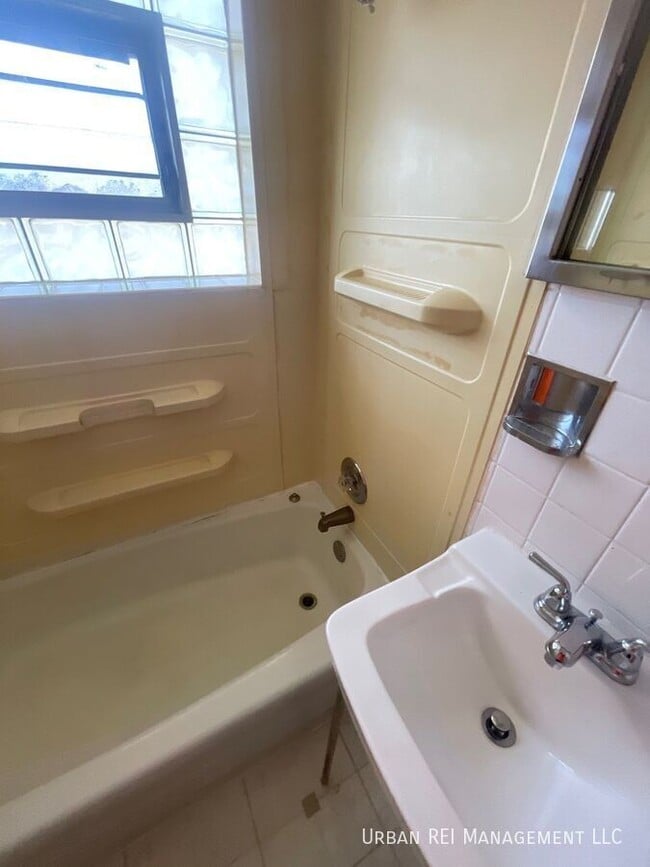 Building Photo - 17385 70th Ave