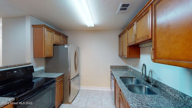 Building Photo - 225 S Tropical Trail