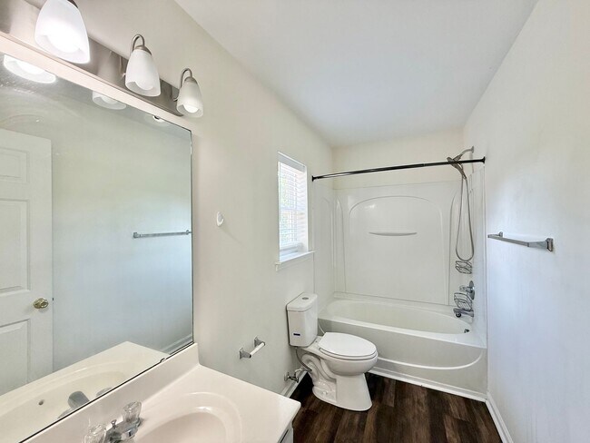 Building Photo - Charming 3BD, 2.5BA Raleigh Home Near Interstates, Shopping, Dining, and Downtown Raleigh