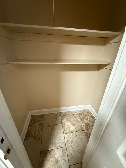 Building Photo - 68 W End Ave