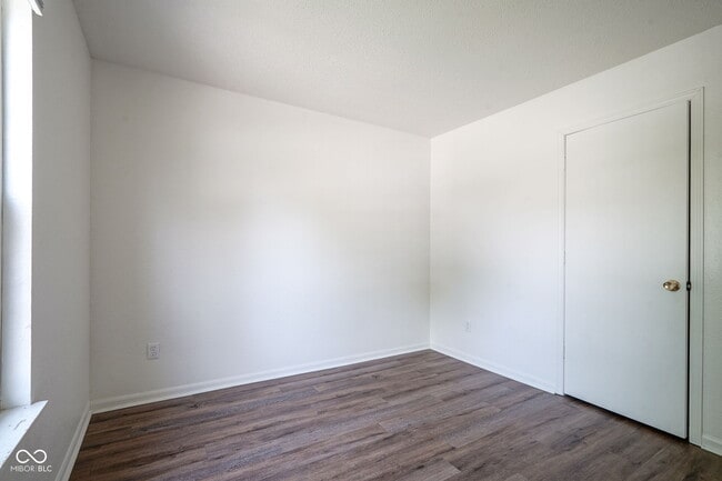 Building Photo - 1723 Farm Meadow Dr