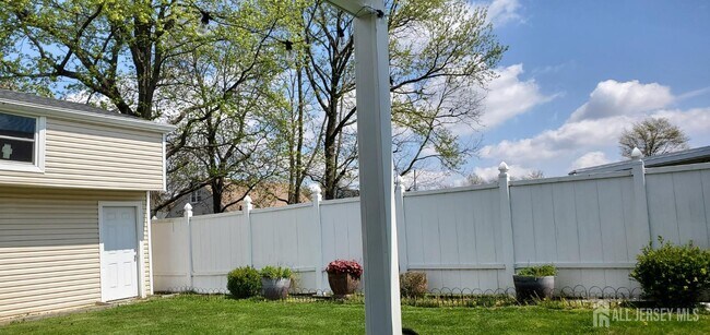 Building Photo - 45 W Iselin Pkwy