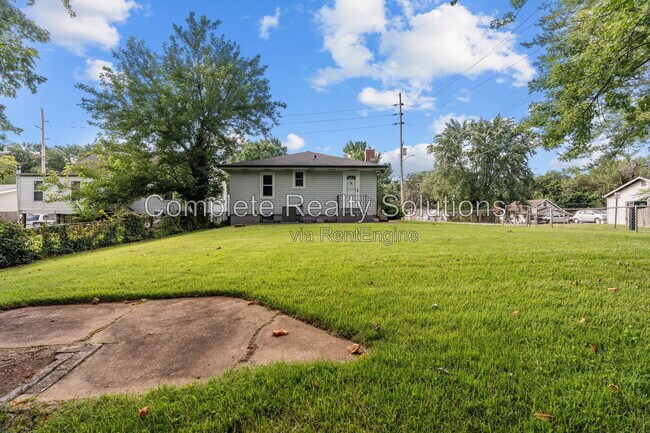Building Photo - 201 Sadonia Ave