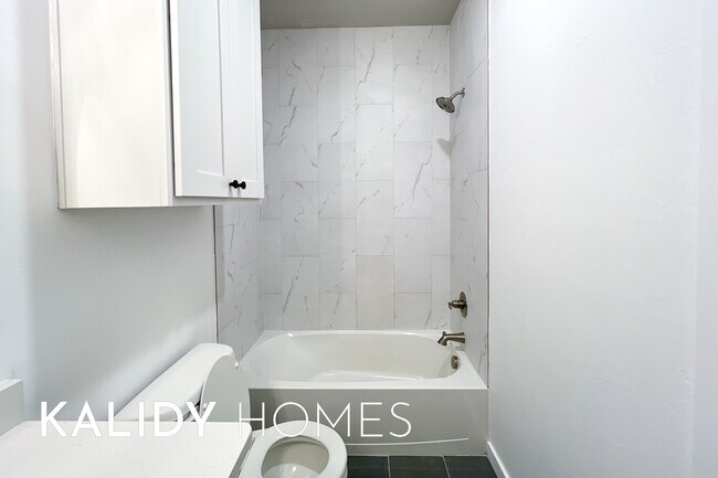 Building Photo - 12504 SW 12th St