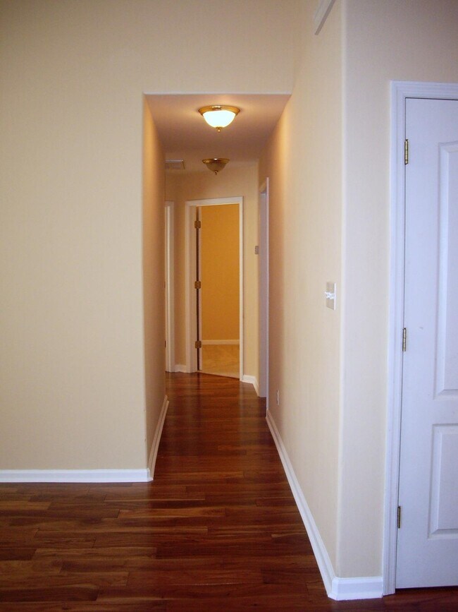 Building Photo - 1043 Winter Ln