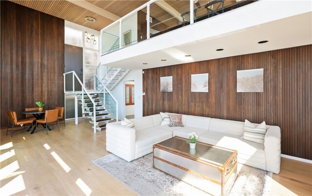 Building Photo - 599 Alta Vista Way