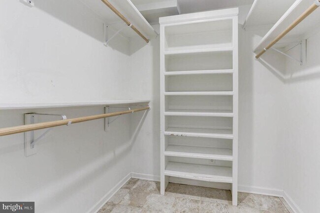 Building Photo - 6935 Heritage Crossing