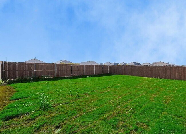 Building Photo - Charming 3BR House in Crowley