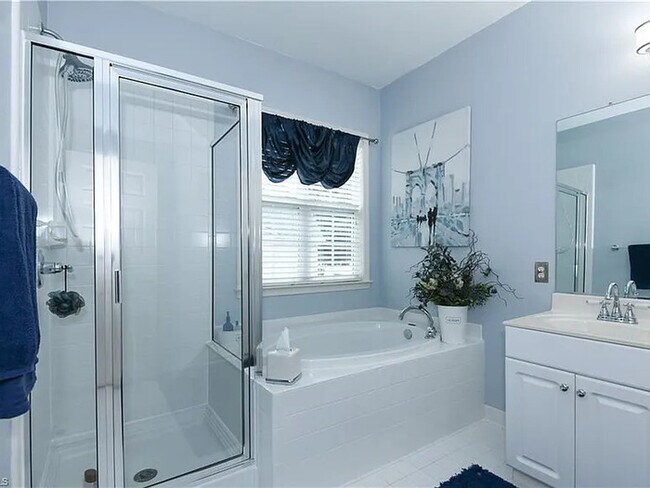 Building Photo - Lease OR Lease to Own