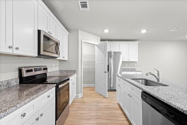 Building Photo - 18401 Elkwood Dr