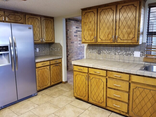 Building Photo - GREAT HOME CORNER LOT ZIA SCHOOL DISTRICT