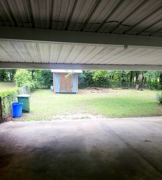 Building Photo - 928 W Lydia Hwy