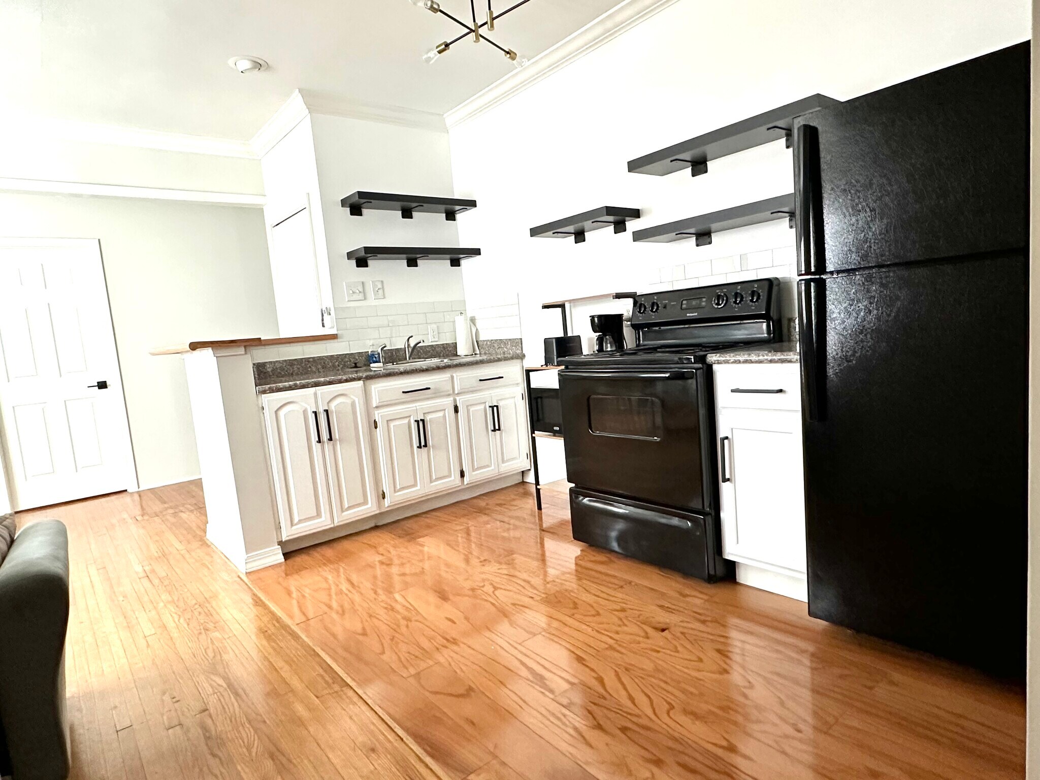 Kitchen - 1108 S Detroit Ave