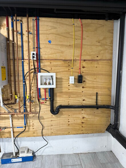 Building Photo - 8-10 Kensington Ave