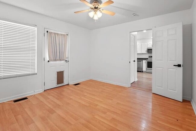 Building Photo - 733 Luna Ct