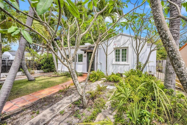 Building Photo - 429 NE 73rd St