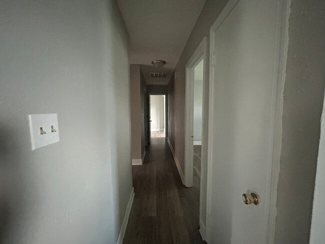 Building Photo - 5752 Edmeston Dr