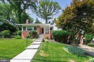 Building Photo - 7902 Rocton Ave