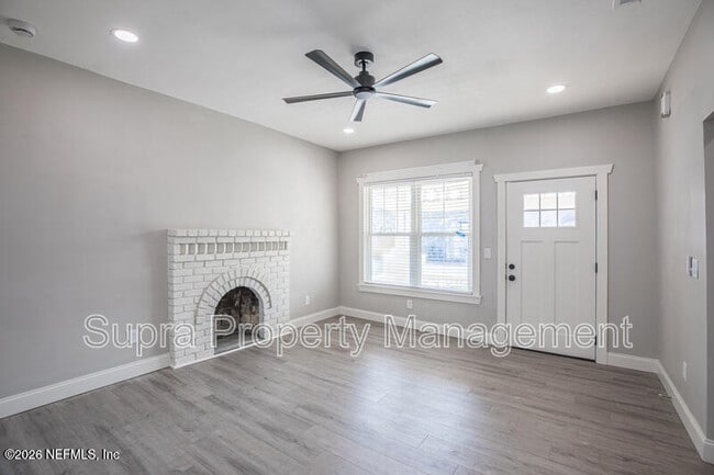 Building Photo - 2703 College St